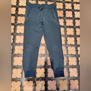 Lululemon joggers size 6